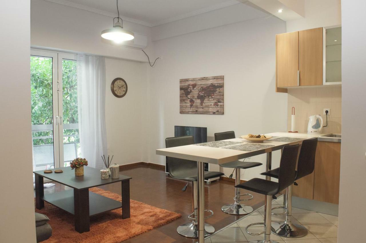 Modern Apartment, Excellent And Vibrant Location!! Athena Bagian luar foto
