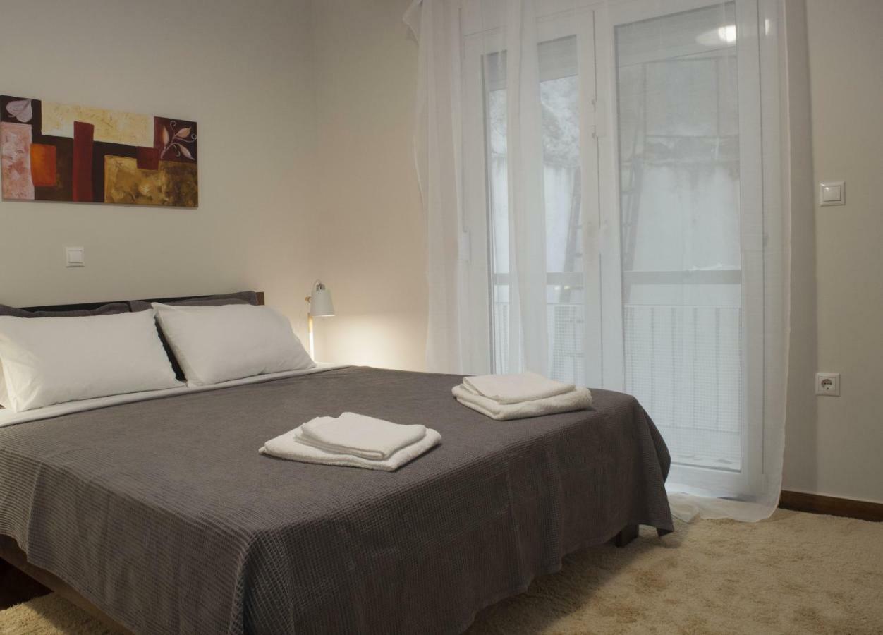 Modern Apartment, Excellent And Vibrant Location!! Athena Bagian luar foto